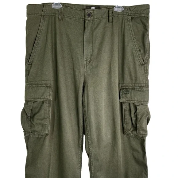 Timberland Relaxed Fit Cargo Chino Pants in Army Green Men’s Size 40x30 - Picture 3 of 9